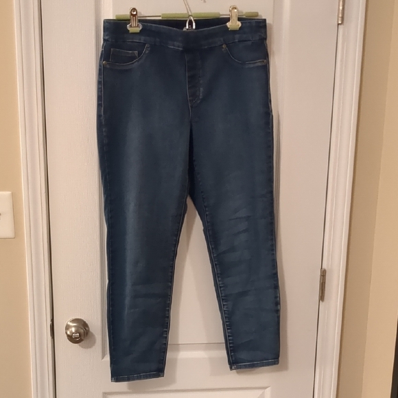 Classic Tribal Women's Jeans - Picture 1 of 2